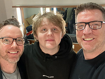 Lewis Capaldi Attempts An Iris...